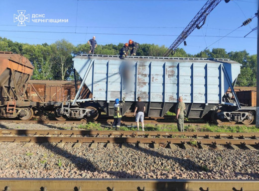 Смертельний інцидент на залізниці: батьків закликають пояснювати дітям правила безпеки фото