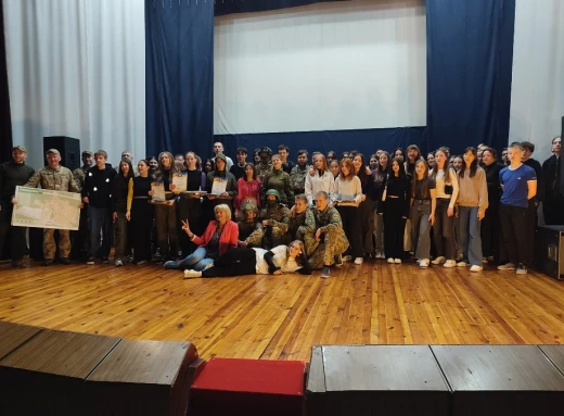 «Захист України» - Славутицькі випускники пройшли 3-денні курси та отримали відзнаки фото