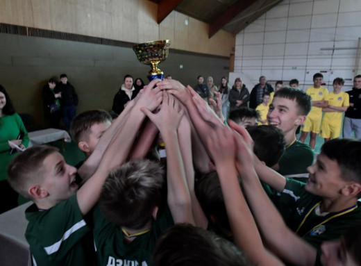 В «Олімпійці» відбувся відкритий чемпіонат КДЮСШ Славутича з футзалу фото