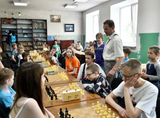 У Славутичі відбувся турнір із шахів (фоторепортаж) фото