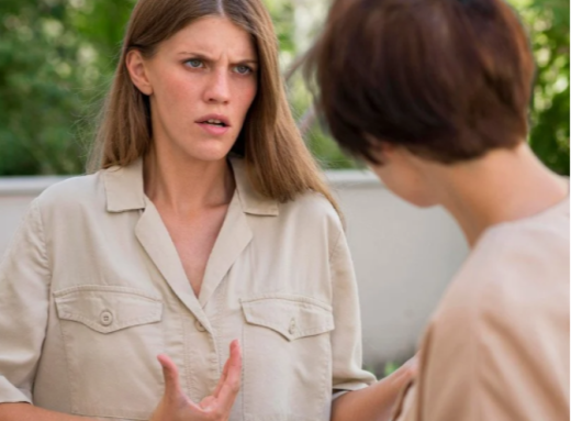 Три запитання, на які психологи радять не відповідати, щоб не потрапити в пастку фото