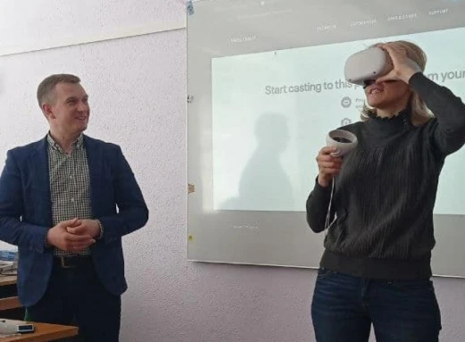 Віртуальна революція в освіті: презентація освітньої системи AR Book у Славутичі фото