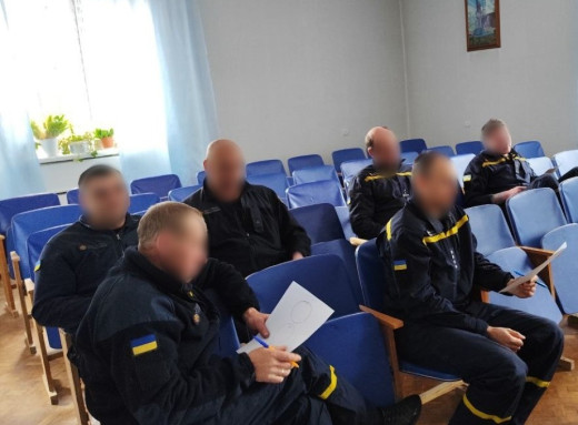 Рятувальники Славутича пройшли тренінг з психологічного відновлення фото Рятувальники Славутича пройшли тренінг з психологічного відновлення фото