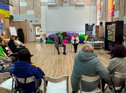 У Славутичі мер зустрівся з ветеранами та родинами загиблих і безвісти зниклих захисників фото