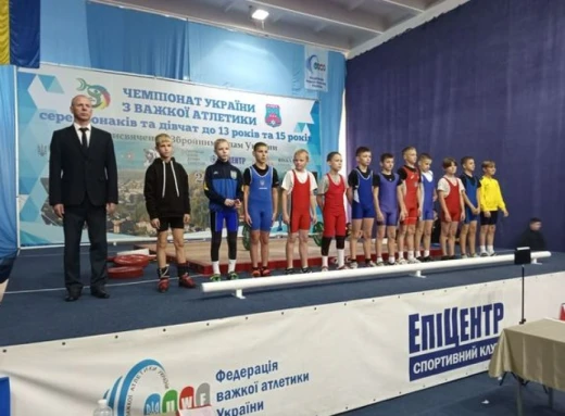 Важкоатлети Славутича підкорили чемпіонат України: бронза і нові досягнення! фото