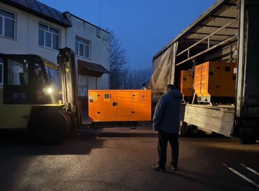 Славутицька громада отримала девʼять генераторів для обʼєктів міської інфраструктури фото
