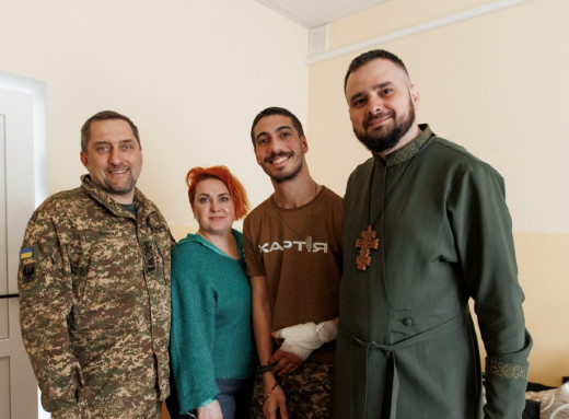 Напередодні Дня Нацгвардії поранених бійців Північного ОТО провідали у лікарні фото