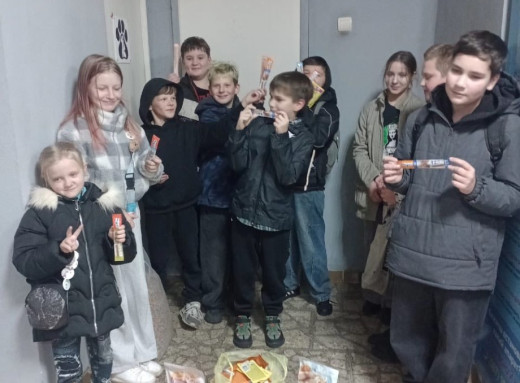 Учні 6-В класу школи №4 відвідали стаціонар для котів у Славутичі фото