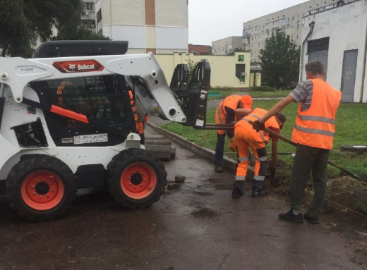 У Славутичі облаштовують безпечний перехід біля «Сінево» та АТБ фото У Славутичі облаштовують безпечний перехід біля «Сінево» та АТБ фото