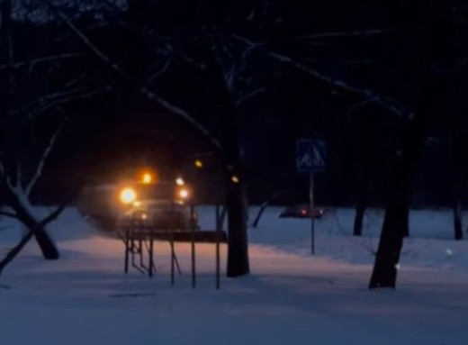 У Славутичі комунальники працюють у посиленому режимі: триває прибирання доріг фото