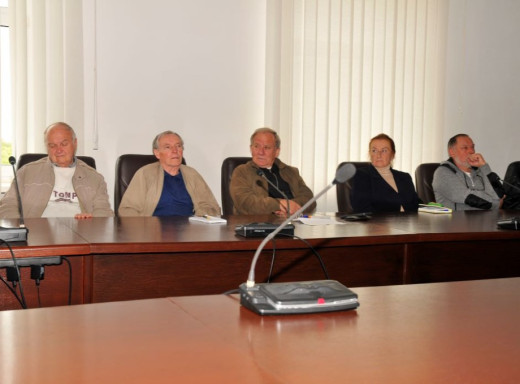У Славутичі обговорили проблеми дорожнього руху та культуру водіїв: готується звернення до влади фото У Славутичі обговорили проблеми дорожнього руху та культуру водіїв: готується звернення до влади фото