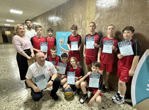 Славутицькі баскетболісти прийняли участь у районному етапі всеукраїнських змагань "Пліч-о-пліч" з баскетболу фото