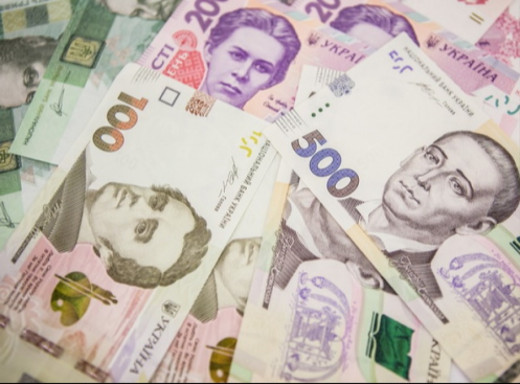 Мінімальна зарплата в Україні зросте до 10 тисяч гривень лише у 2028 році — Мінфін фото Мінімальна зарплата в Україні зросте до 10 тисяч гривень лише у 2028 році — Мінфін фото