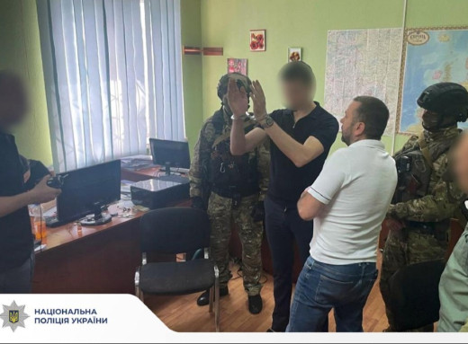 Поліція затримала шахрая, який організував фальшиву криптобіржу фото