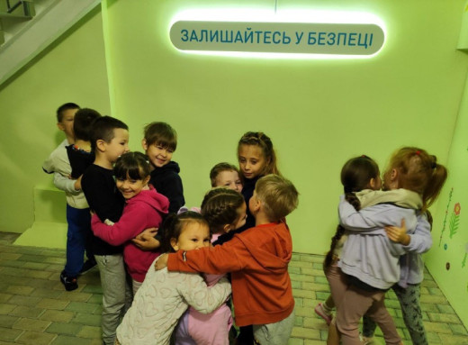 Освітяни Славутича долучилися до акції «Дотики підтримки» у Всесвітній день ментального здоров’я фото