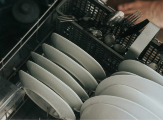 Цей посуд не переживе посудомийку: що не можна мити й навіть замочувати фото