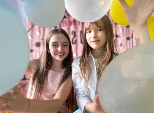  Славутич святкує вручення свідоцтв дев'ятикласникам фото