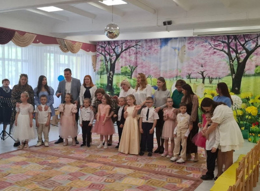 Перший випускний у Центрі розвитку дитини Славутича: маленькі вихованці готуються до школи фото