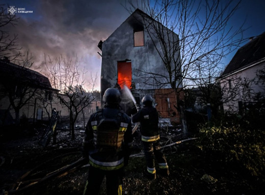 Рятувальники на Київщині ліквідували наслідки нічних обстрілів фото