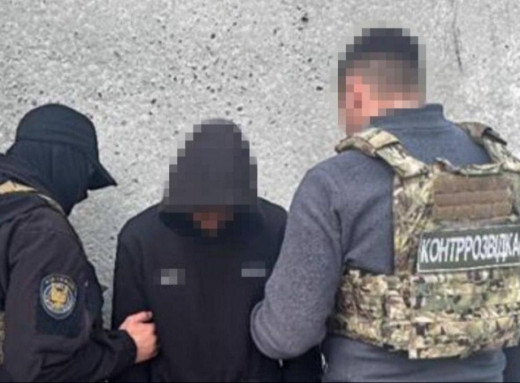 На Чернігівщині СБУ затримала диверсанта, який планував підпалити авто ЗСУ фото На Чернігівщині СБУ затримала диверсанта, який планував підпалити авто ЗСУ фото