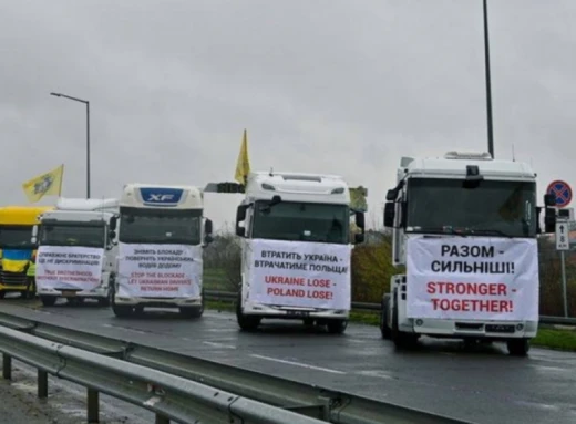 Блокада допомоги: Поляки відмовляють в'їзду військових авто для ЗСУ на кордоні фото