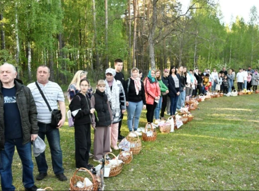 Святкове Великоднє освячення та богослужіння у Славутичі фото