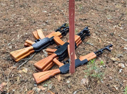 У Славутичі збирають кошти на макети АК-74 для військово-патріотичного виховання молоді фото У Славутичі збирають кошти на макети АК-74 для військово-патріотичного виховання молоді фото